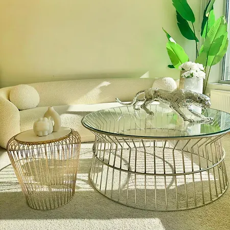 3 Bedroom - Near Station Apartment *