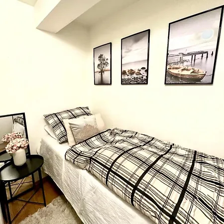 3 Bedroom - Near Station *
