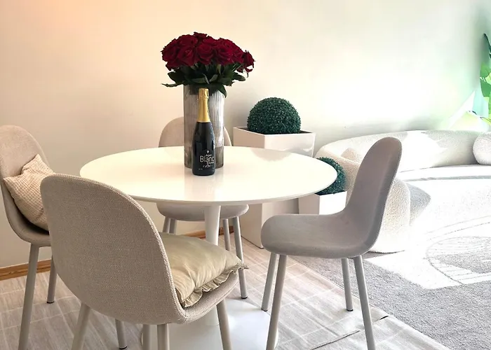 3 Bedroom - Near Station *